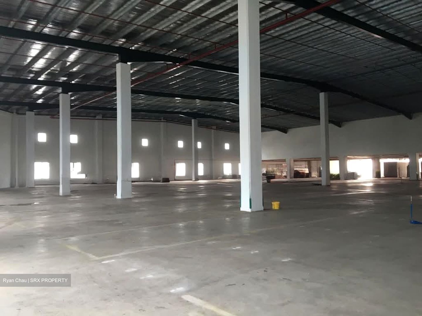 Tuas Avenue 9 (D22), Warehouse #586109271